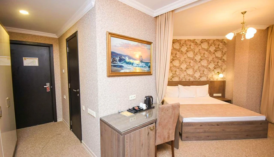 هتل اولد گاردن باتومی